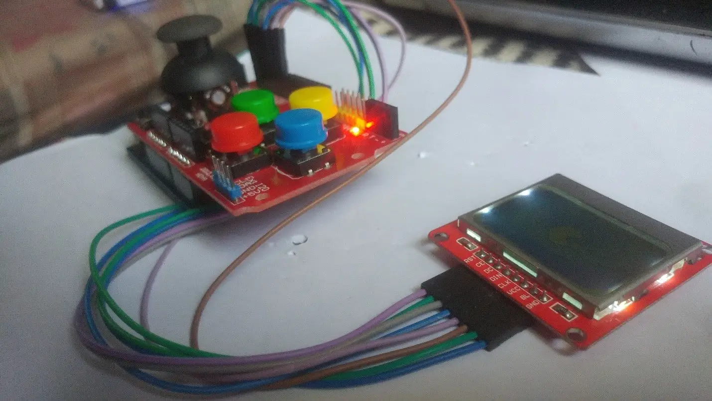 Getting Start with Joystick Shield Arduino and Nokia 51110 and build a game