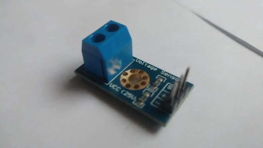 How to Build Multi-Meter with Arduino UNO and B25 Voltage sensor
