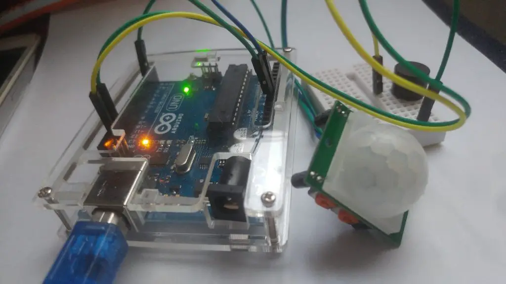 How to Drive PIR Motion sensor With Arduino UNO and Buzzer