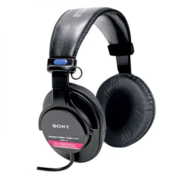13 Best Studio Headphones Under 100 Reviewed [2022]