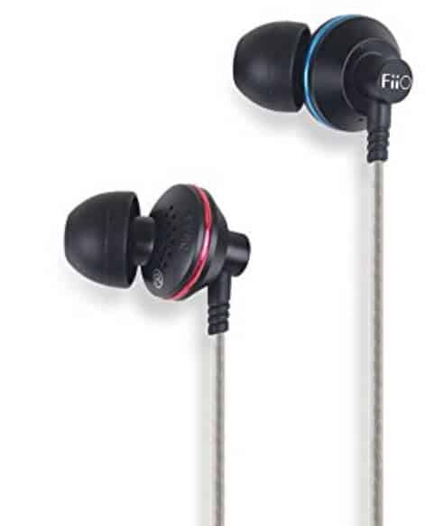 7 Of The Best Earbuds For Small Ears in 2022 - Reviewed