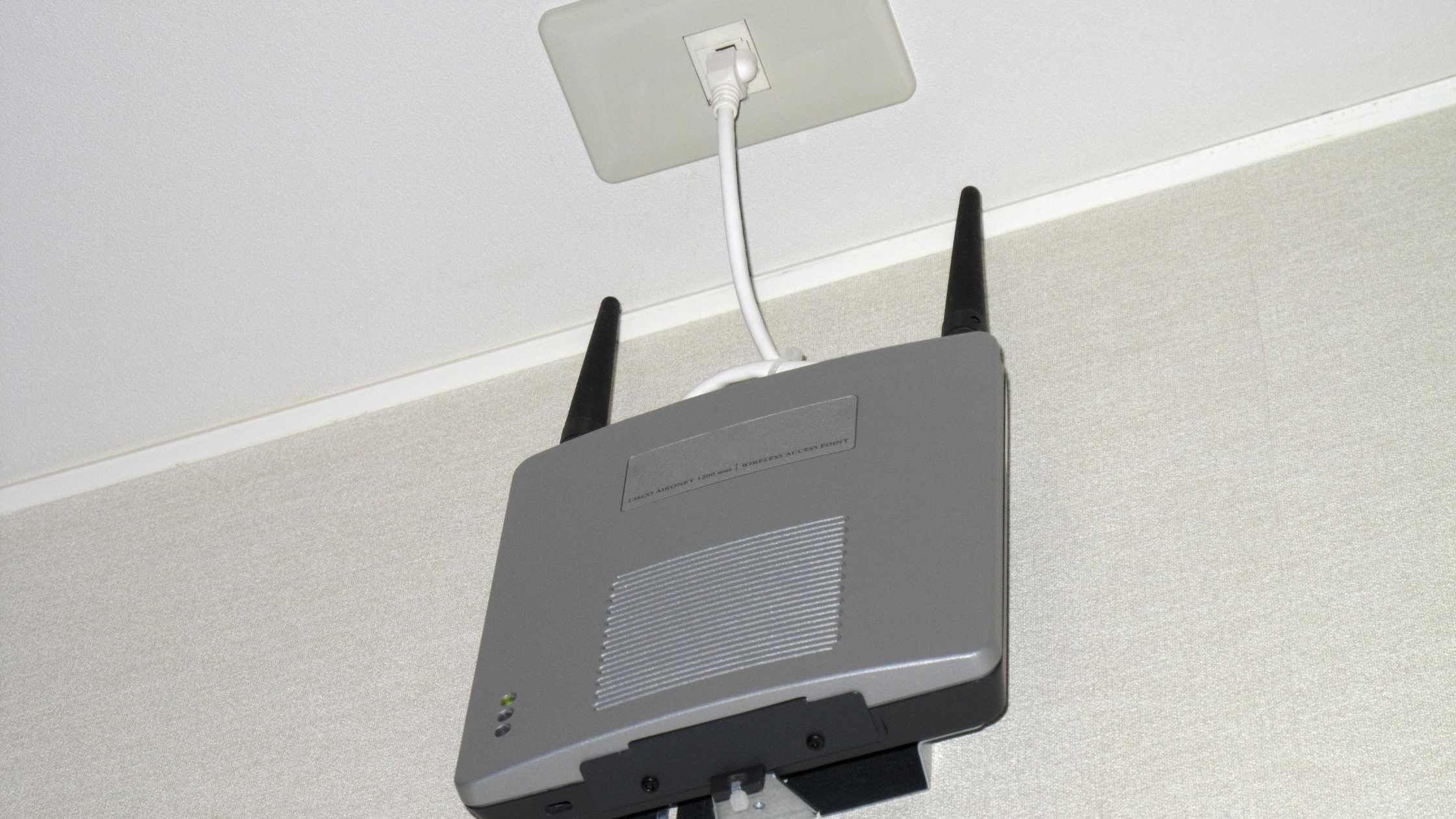 wifi extender vs repeater