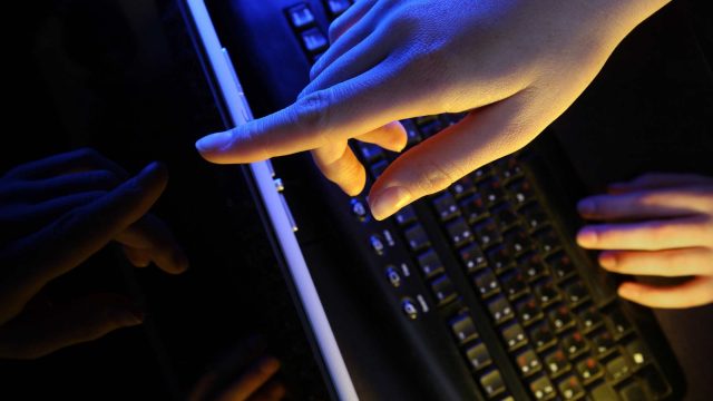 Windows Logon Application: Why It Is Running On My PC 😎🤴