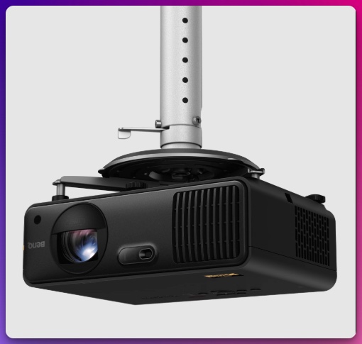 Best Projectors for Golf Simulators